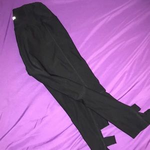 black capri yoga pants